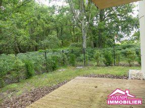 Jardin de la maison à vendre, neuve, avec 3 chambres et garage dans un secteur proche du centre de Lacanau