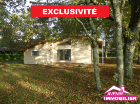 Location à l’année d’une maison meublée de type T5 avec 3 chambres et un garage, dans un secteur calme et recherché de Lacanau ville.