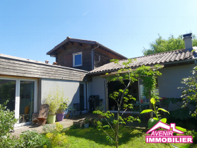 Maison 4 chambres à Lacanau – façade et entrée sur parcelle de 313 m²