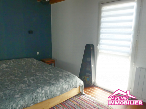 Deuxième chambre au rez-de-chaussée – maison familiale à Lacanau