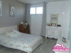 Chambre au rez-de-chaussée, appartement duplex 3 chambres à Le Porge