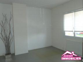 Deuxième grande chambre à l’étage, appartement duplex Le Porge