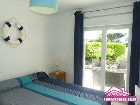 Troisième chambre spacieuse avec rangements – maison Lacanau