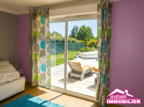 Chambre lumineuse avec accès extérieur dans villa 4 chambres Lacanau