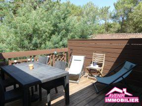 Terrasse en bois sans vis-à-vis – location appartement Lacanau Océan
