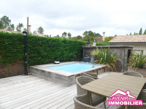 Piscine chauffée avec terrasse bois – maison familiale Le Porge