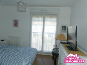 Chambre à l’étage, espace nuit confortable, maison Lacanau