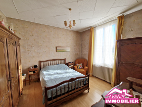 Chambre spacieuse et lumineuse de maison à vendre à Lacanau centre