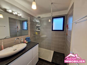 salle d’eau moderne maison à vendre Lacanau